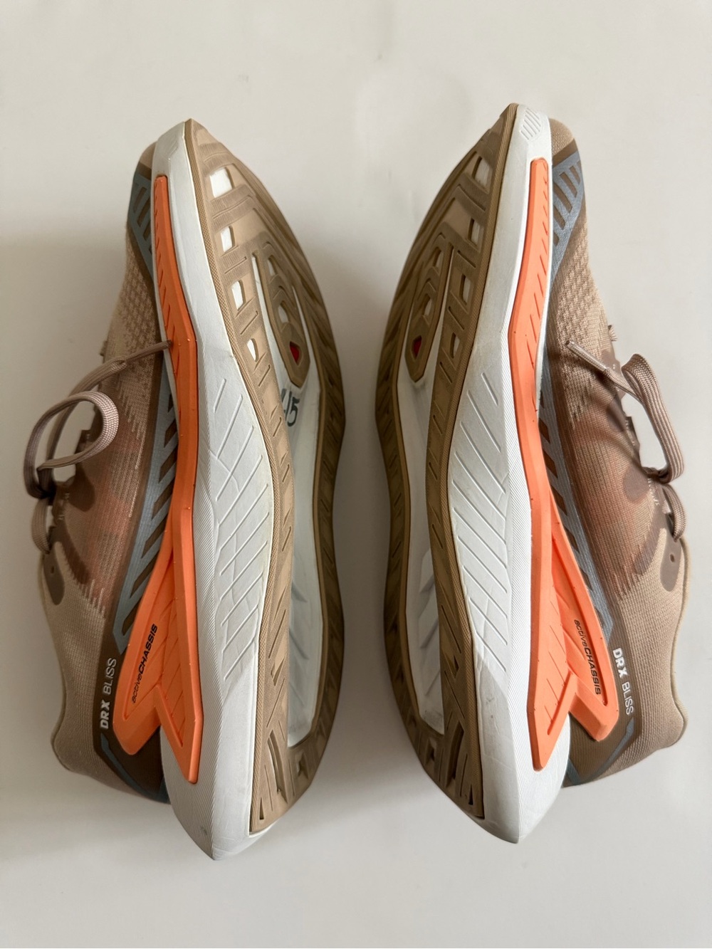 Used Pre-owned Great Condition Salomon Tan Sneakers DRX Bliss Size 8 1/2 - Picture 6 of 10